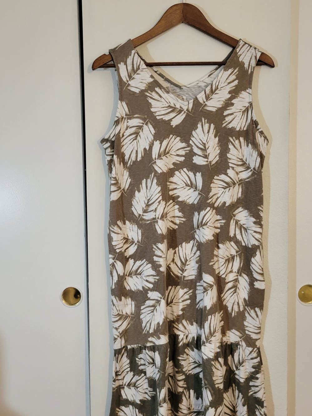 J. Jill Taupe Maxi Dress with White Leaf Print